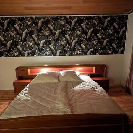 Karakul Shepherd House Lodge *